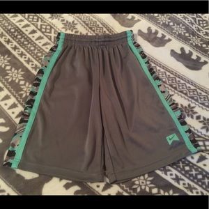 Boys Nike athletic shorts size medium camo gray